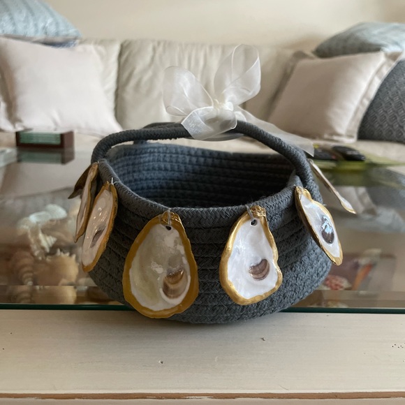 Oyster shell basket-handmade-small-adorable-use for bathrooms, bedrooms, etc. - Picture 5 of 9